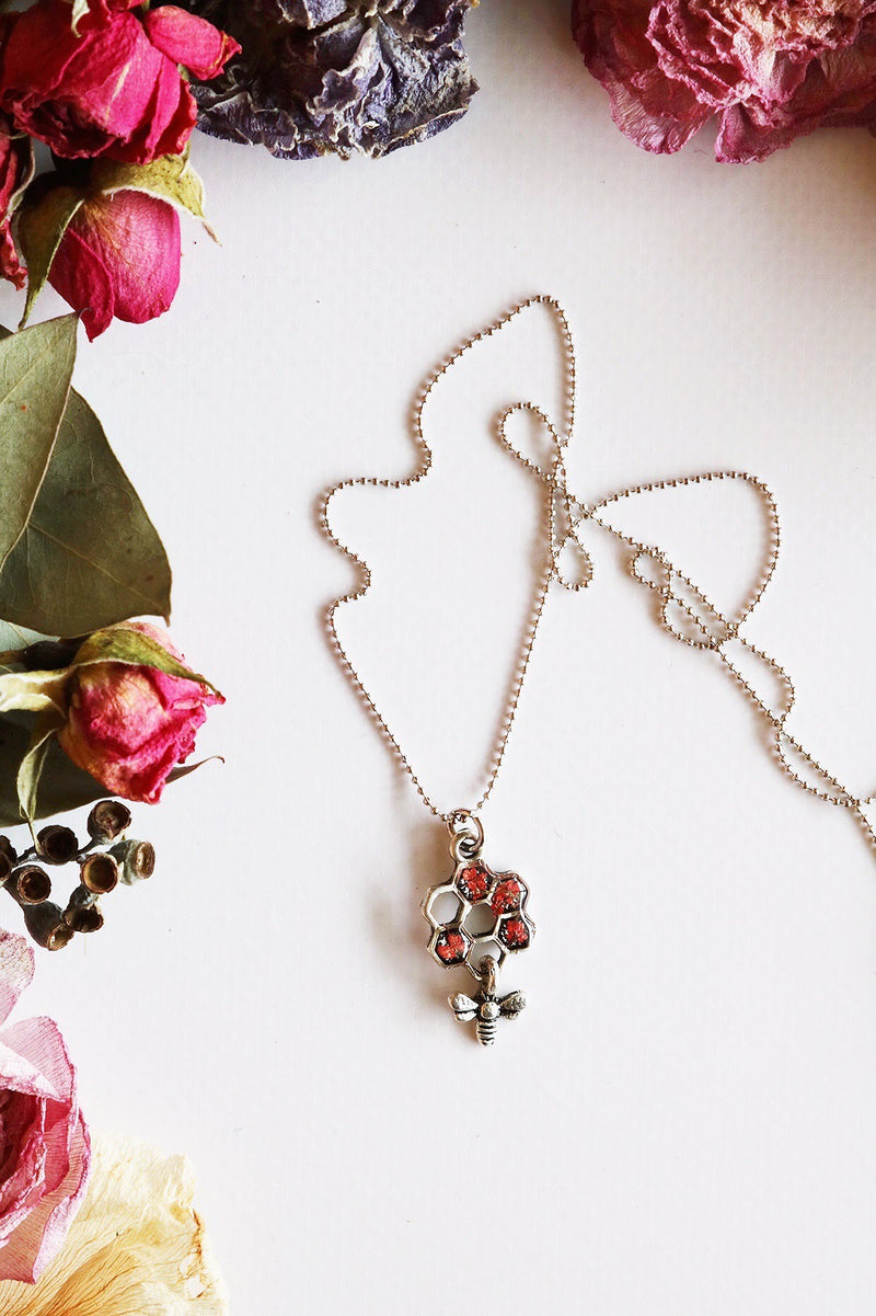 Small Honeycomb Necklace with Red Flowers